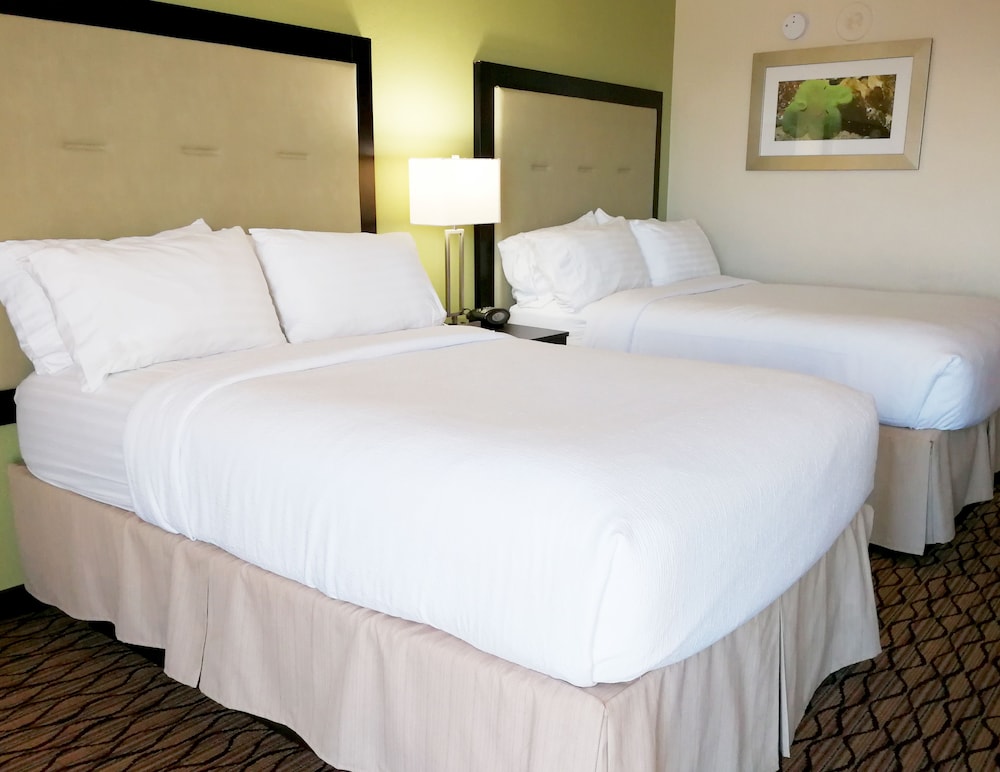 Standard Room, 2 Double Beds, Bay View (High Flr)