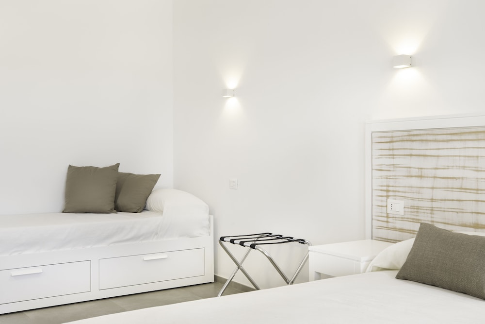 Classic Quadruple Room - Photo 2