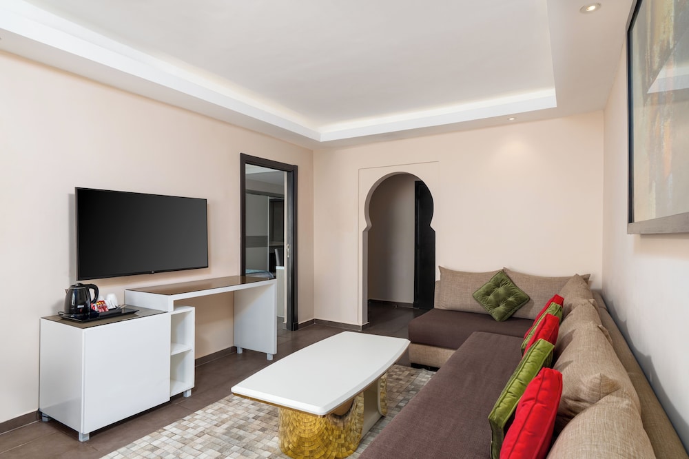 Premium Suite - Photo 3