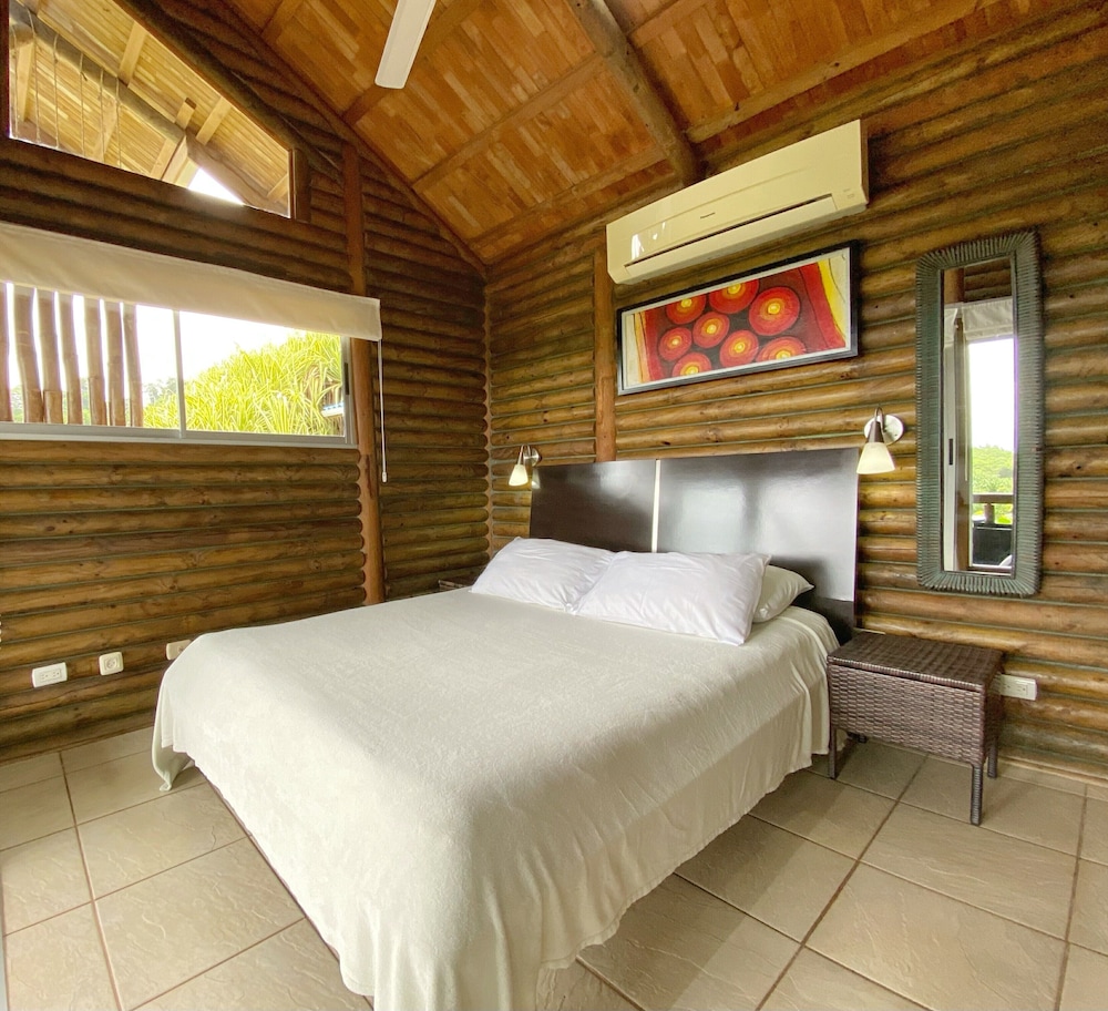 Suite, 2 Bedrooms, Partial Ocean View photo 2