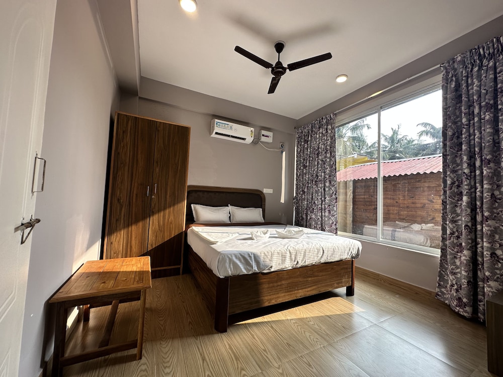 Deluxe Room - Photo 11