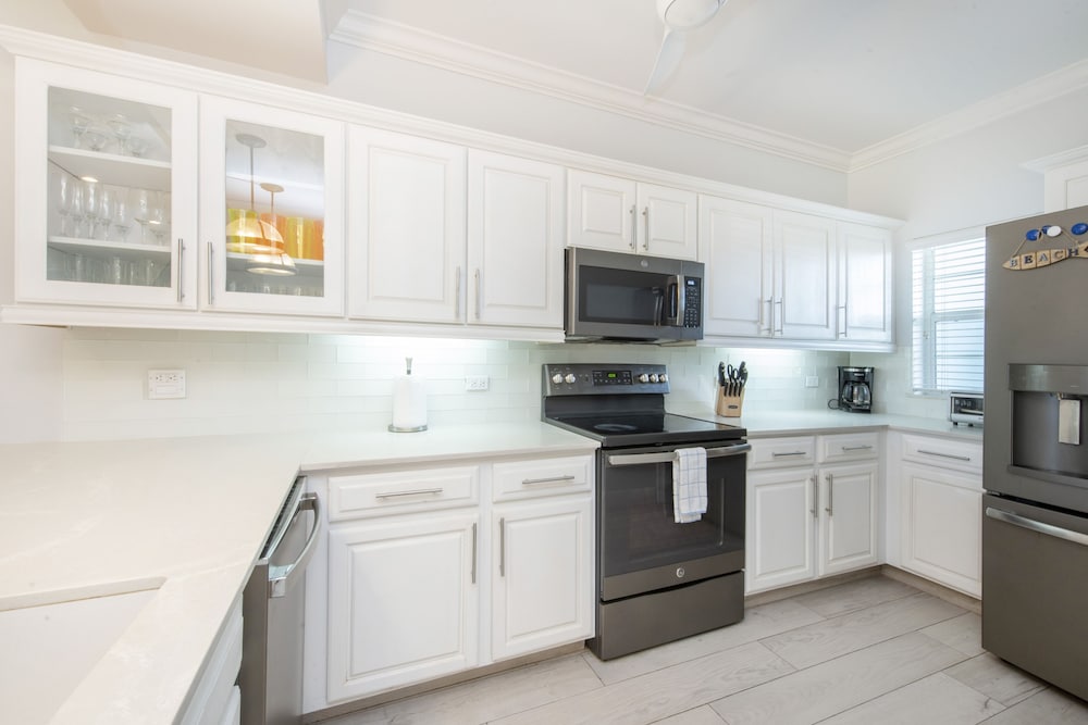 Unit 612 photo 3