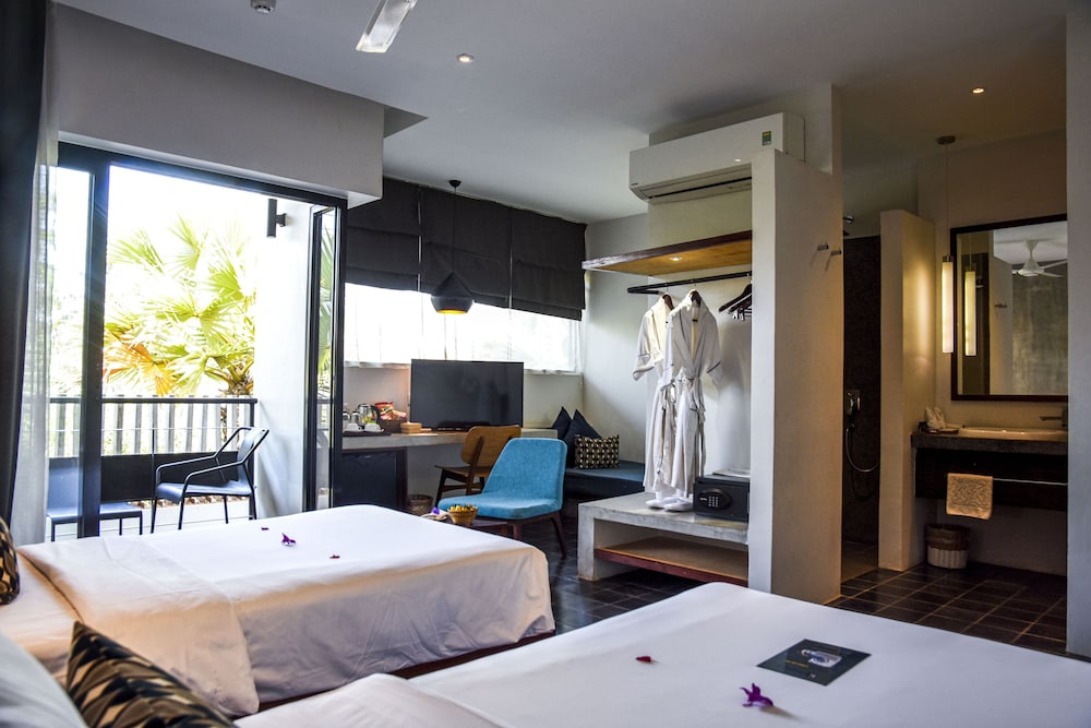 Superior Twin Balcony with 35% off Spa photo 3