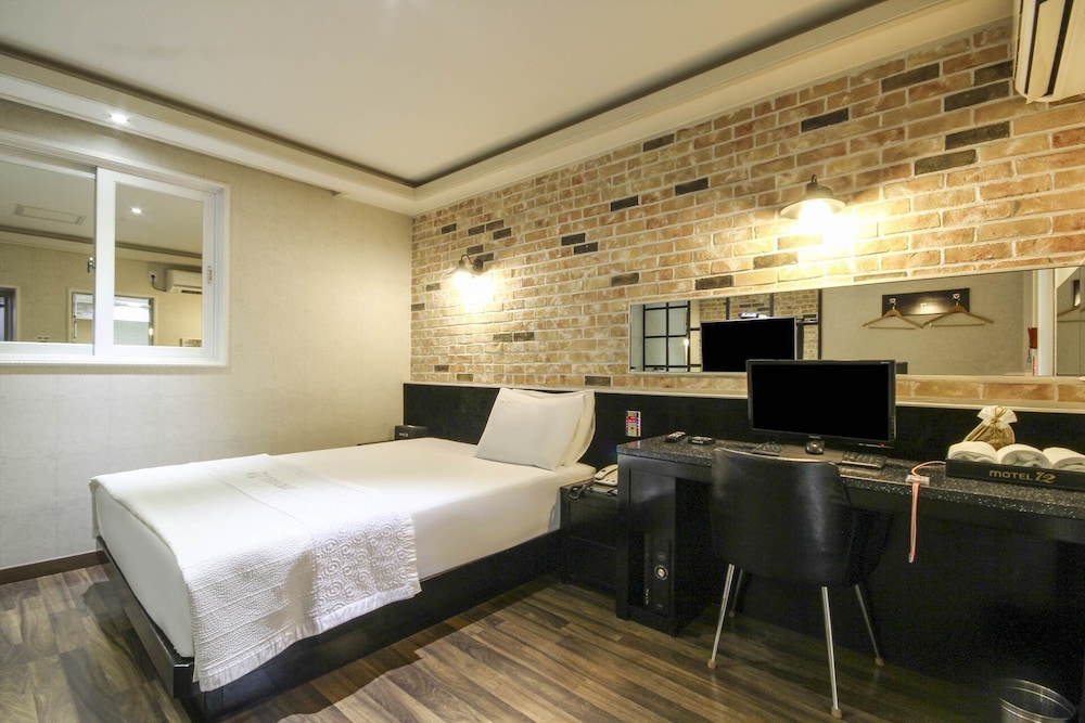 Comfort Room, 1 Queen Bed, Mountainside photo 1