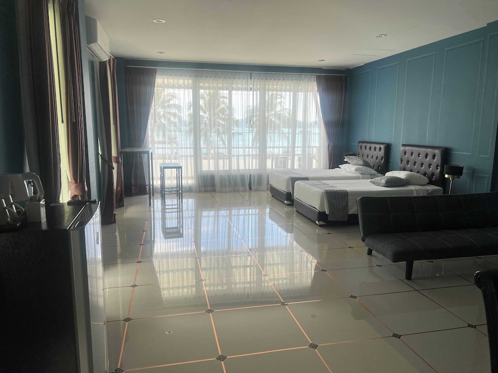 Exclusive Suite, Multiple Beds, Sea View, Beachfront