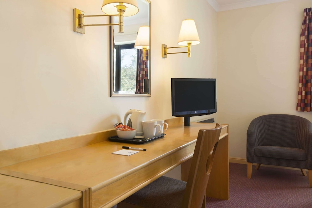 Room, Multiple Beds, Non Smoking - Photo 3