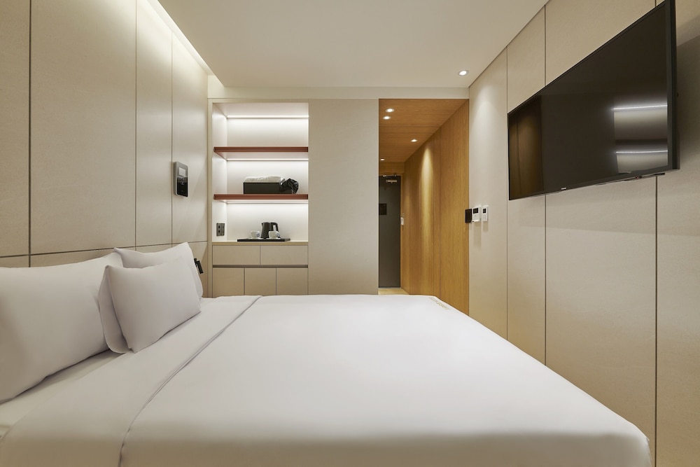 Double Room A (No Parking) - Photo 3