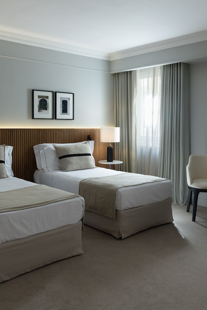 Premier Room