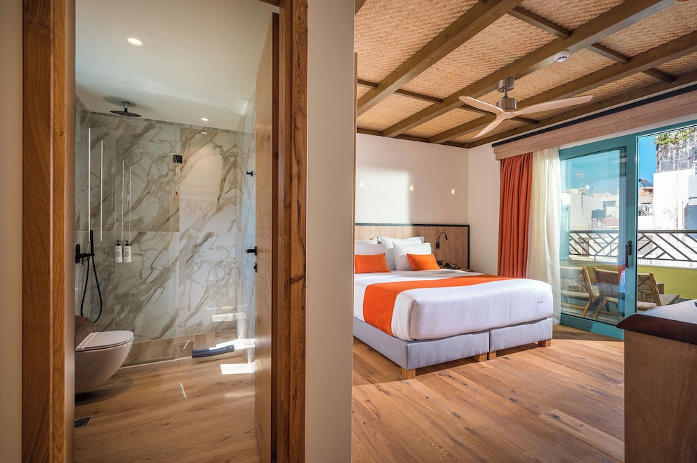 Lux Suite with Outdoor Jacuzzi
