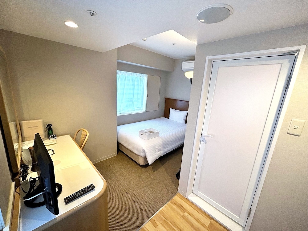 Non-Smoking Semi-Double Room C (Unit Bath)