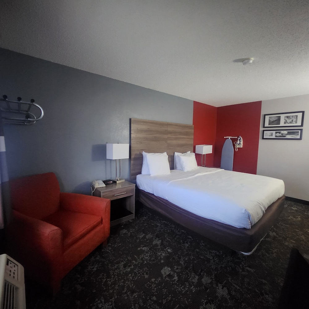 Room, 1 King Bed, Non Smoking, Kitchenette photo 2