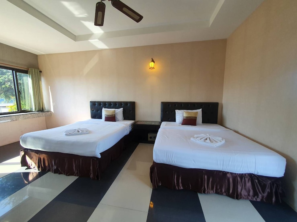 Standard Twin Room photo 3