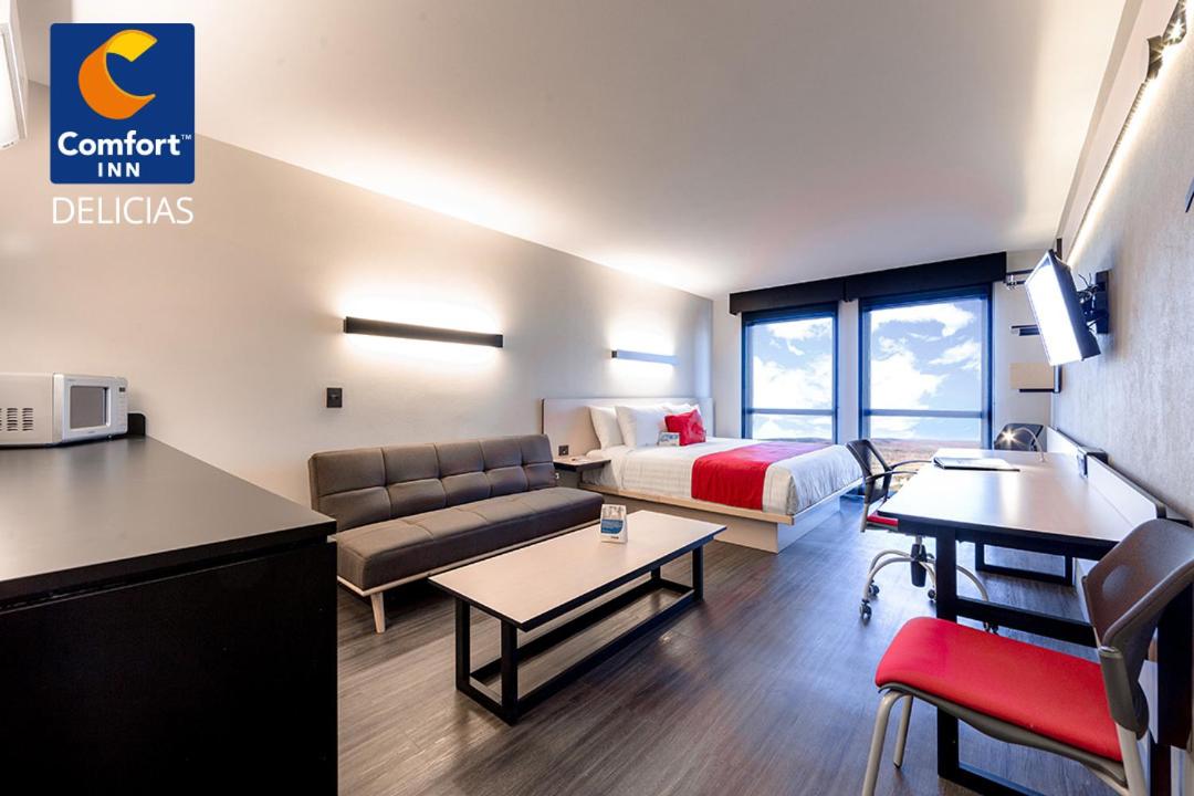 King Suite with Sofa Bed - Non-Smoking - Photo 4