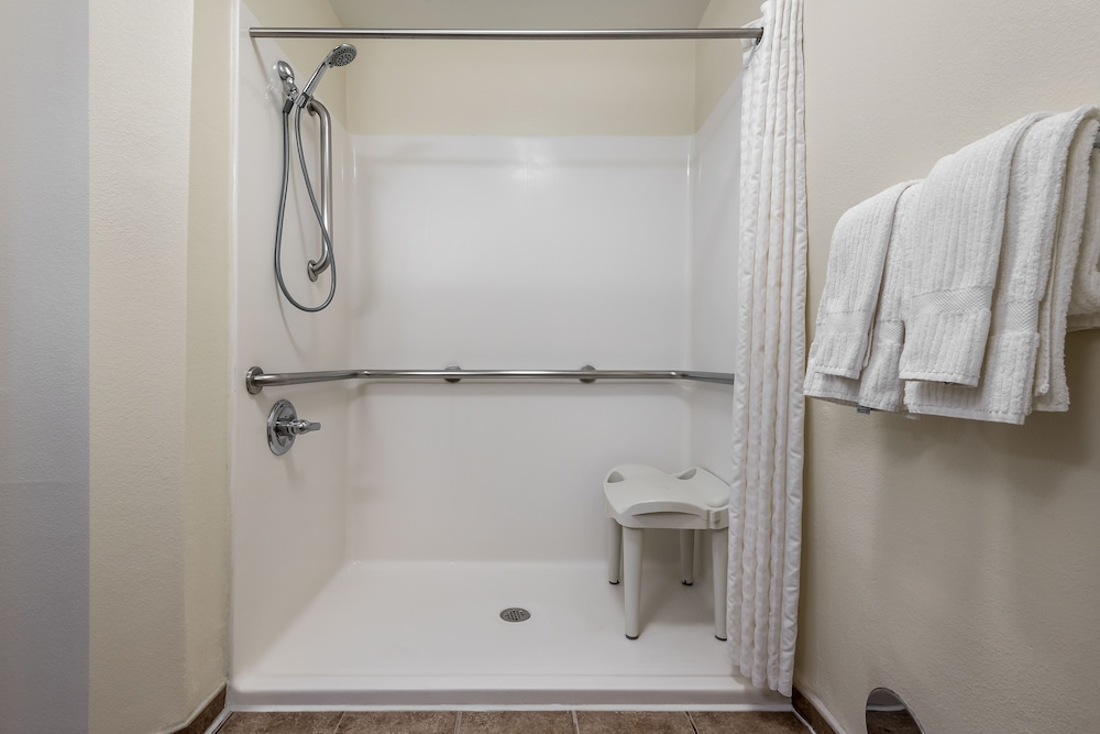 Suite, 1 Bedroom, Accessible Bathtub (Mobility) - Photo 1