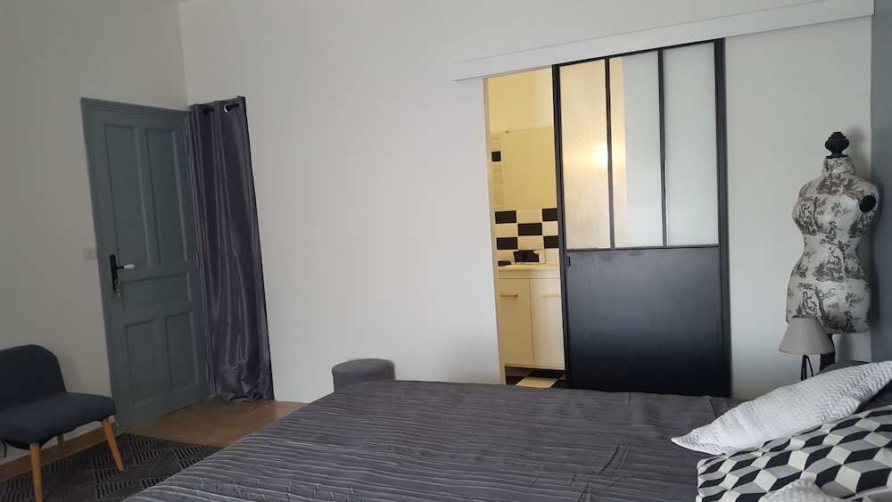 Comfort Triple Room, 1 Queen Bed with Sofa bed photo 1