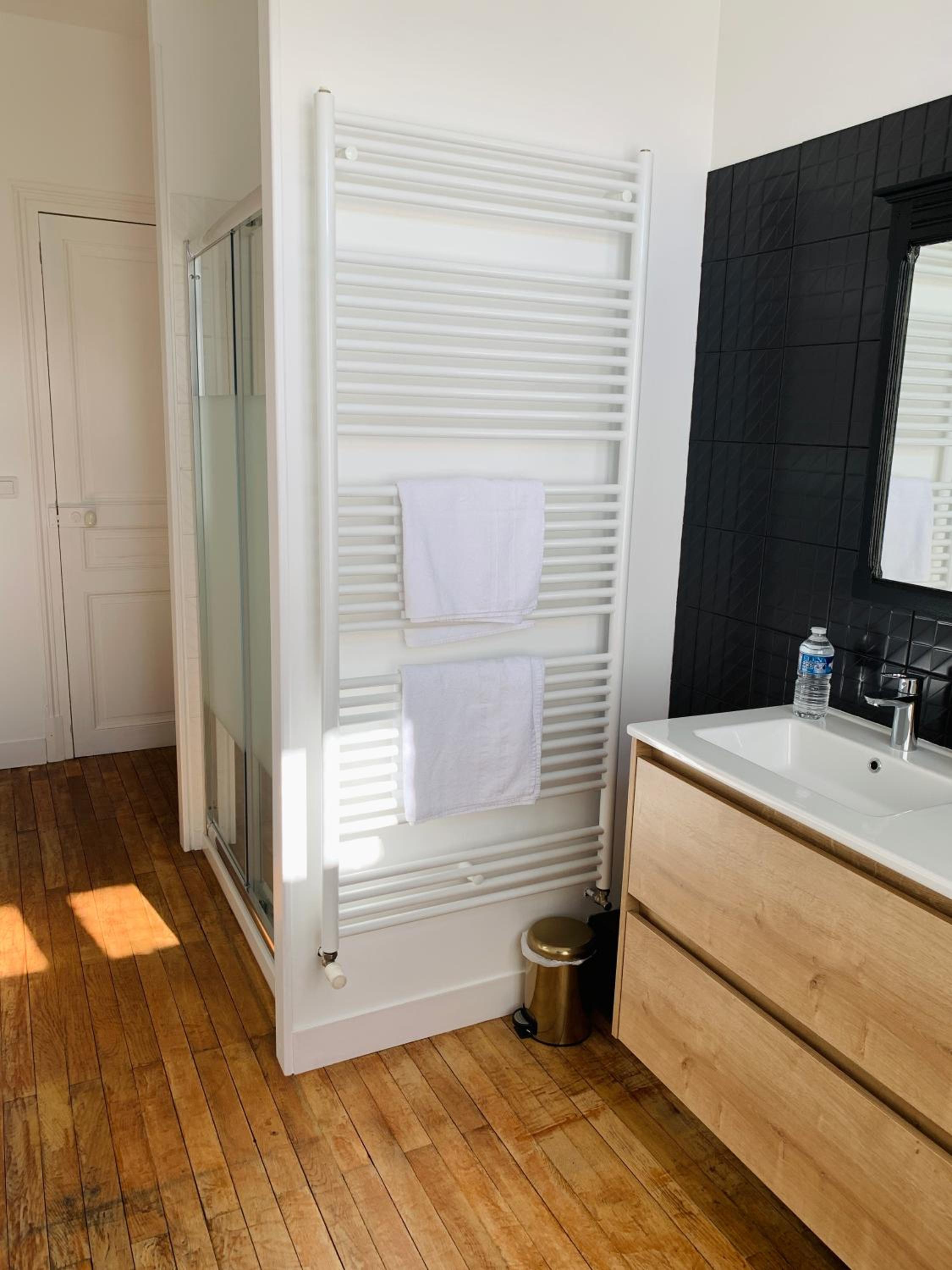 Large Double Room photo 1