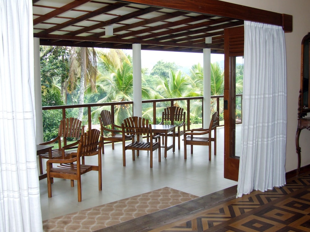 Villa photo 3