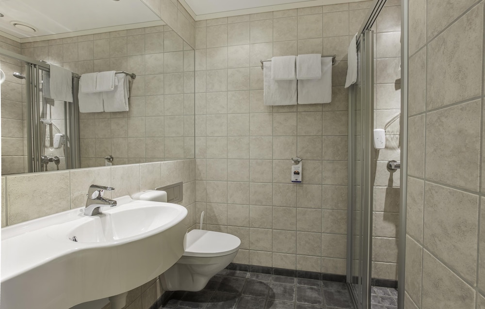 Business Room, 1 Queen Bed, Non Smoking - Photo 4