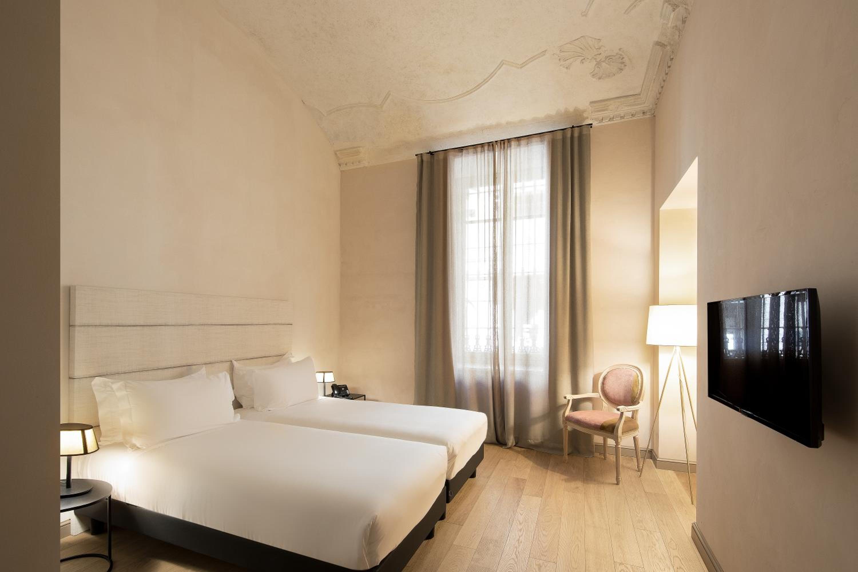 Superior Double or Twin Room - Photo 3