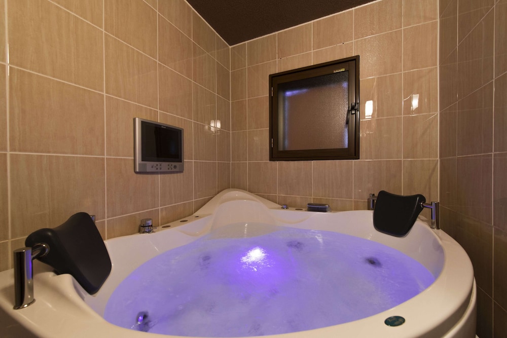 Double Room (Standard) - Photo 6