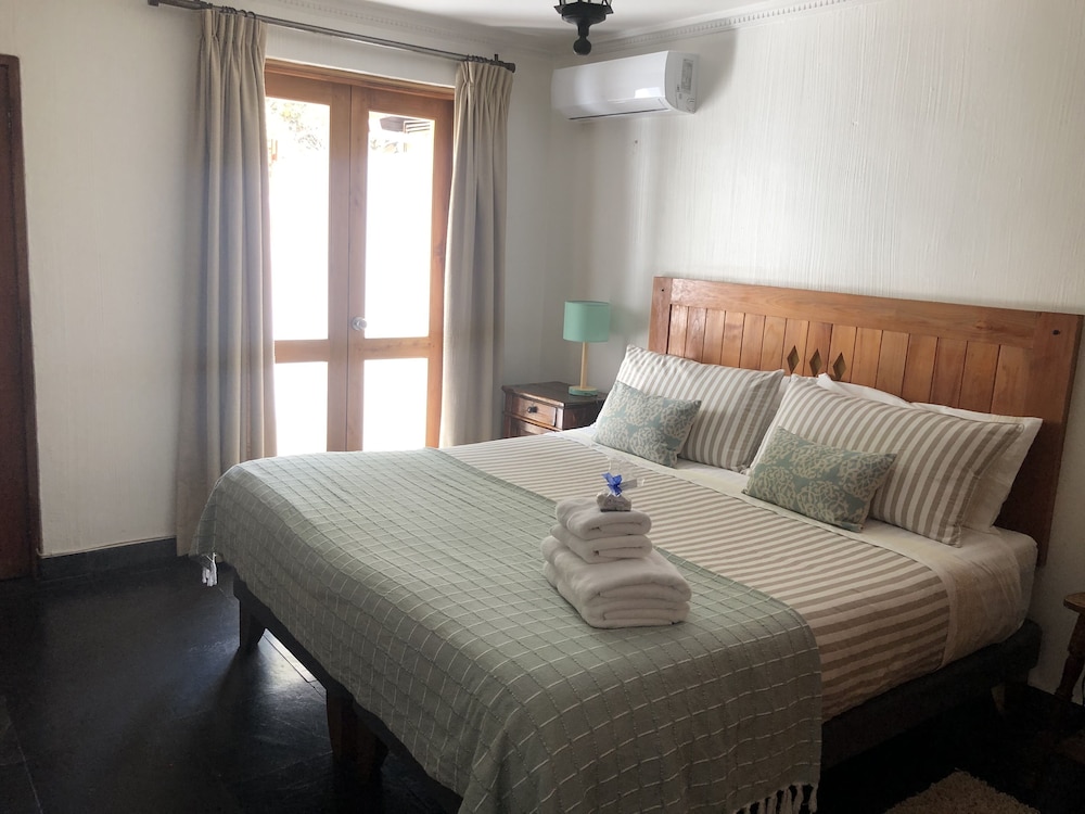Classic Double Room, 1 Queen Bed, Mountain View (2) photo 1