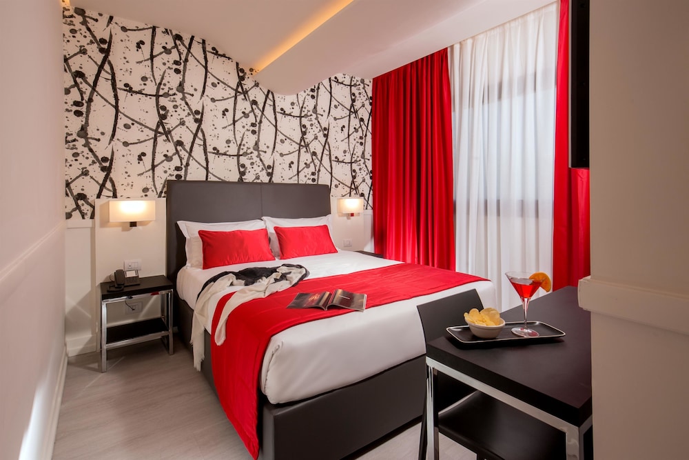 Deluxe Double Room Single Use