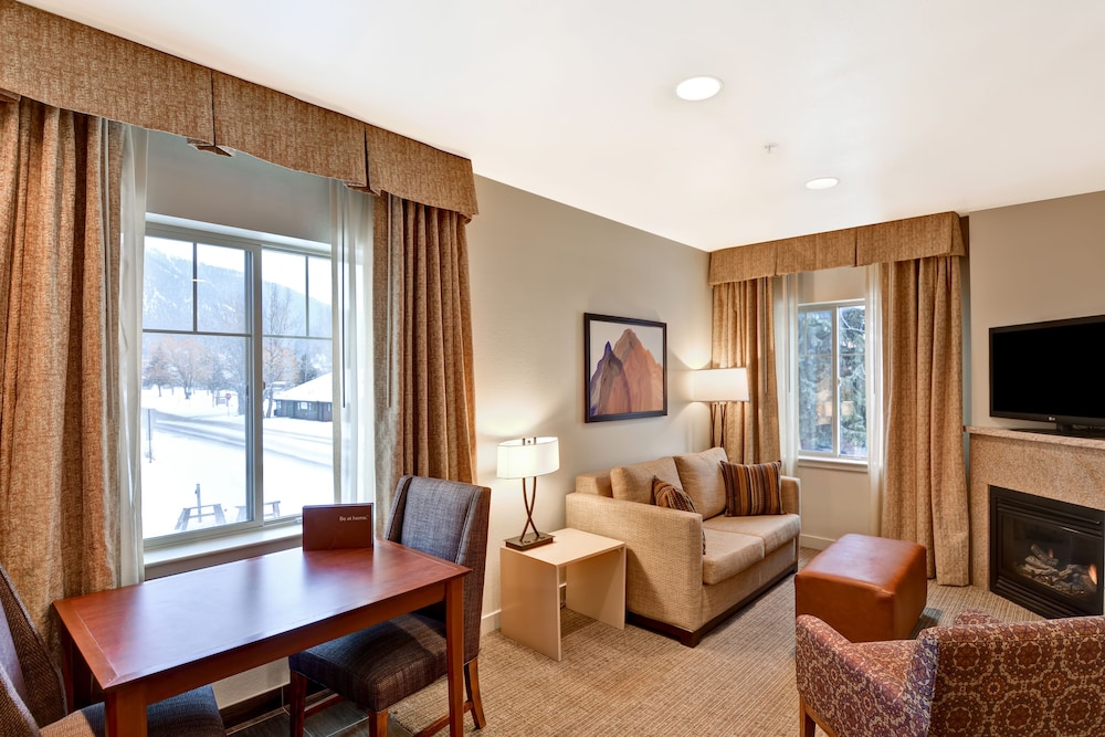 Suite, 1 Bedroom, Fireplace - Photo 2