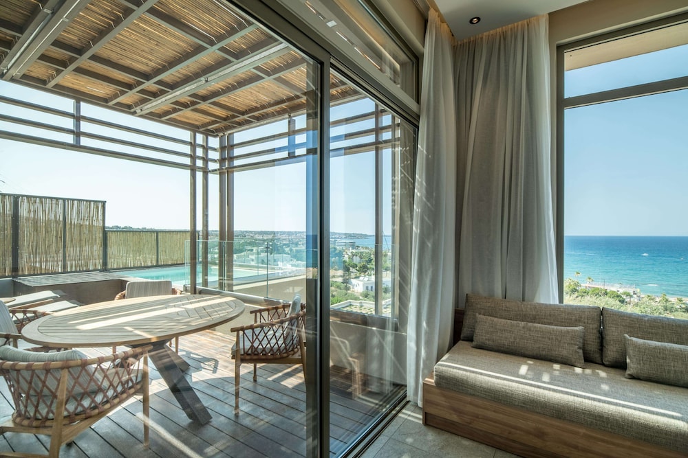 Signature Suite Sea View Hot Tub - Photo 16