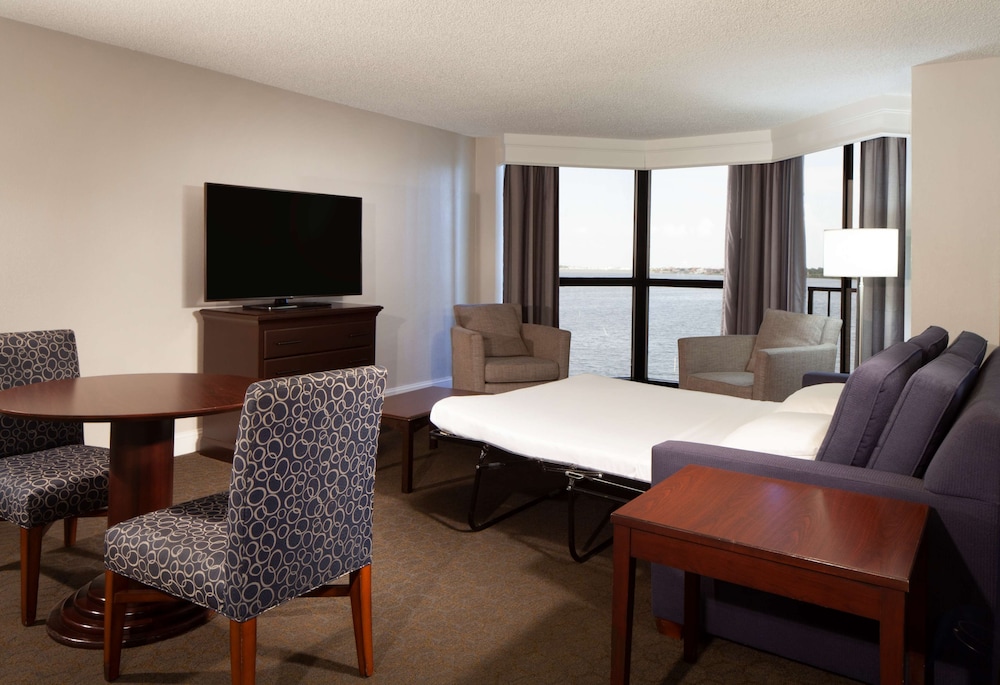 Junior Suite, 1 King Bed (Marina View) - Photo 1