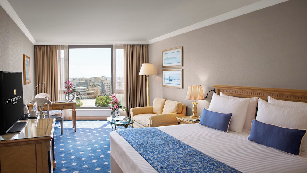 Classic Room, 1 King Bed, Smoking, City View photo 1