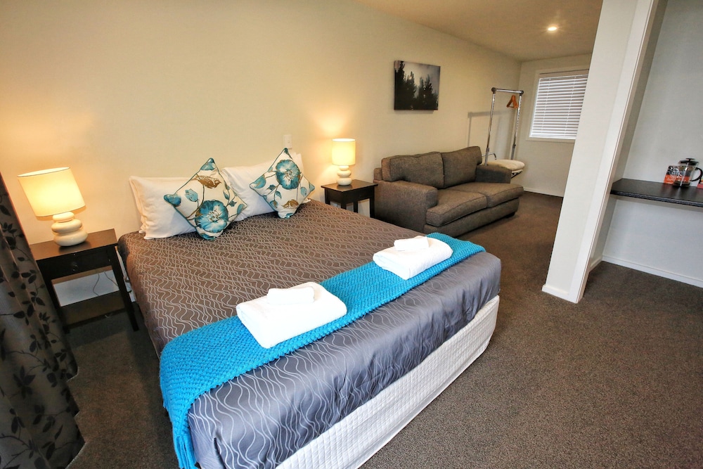 Unit, 1 Queen Bed, Accessible, Mountain View photo 1