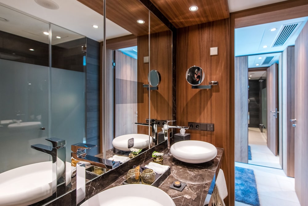 Panoramic Suite, River View