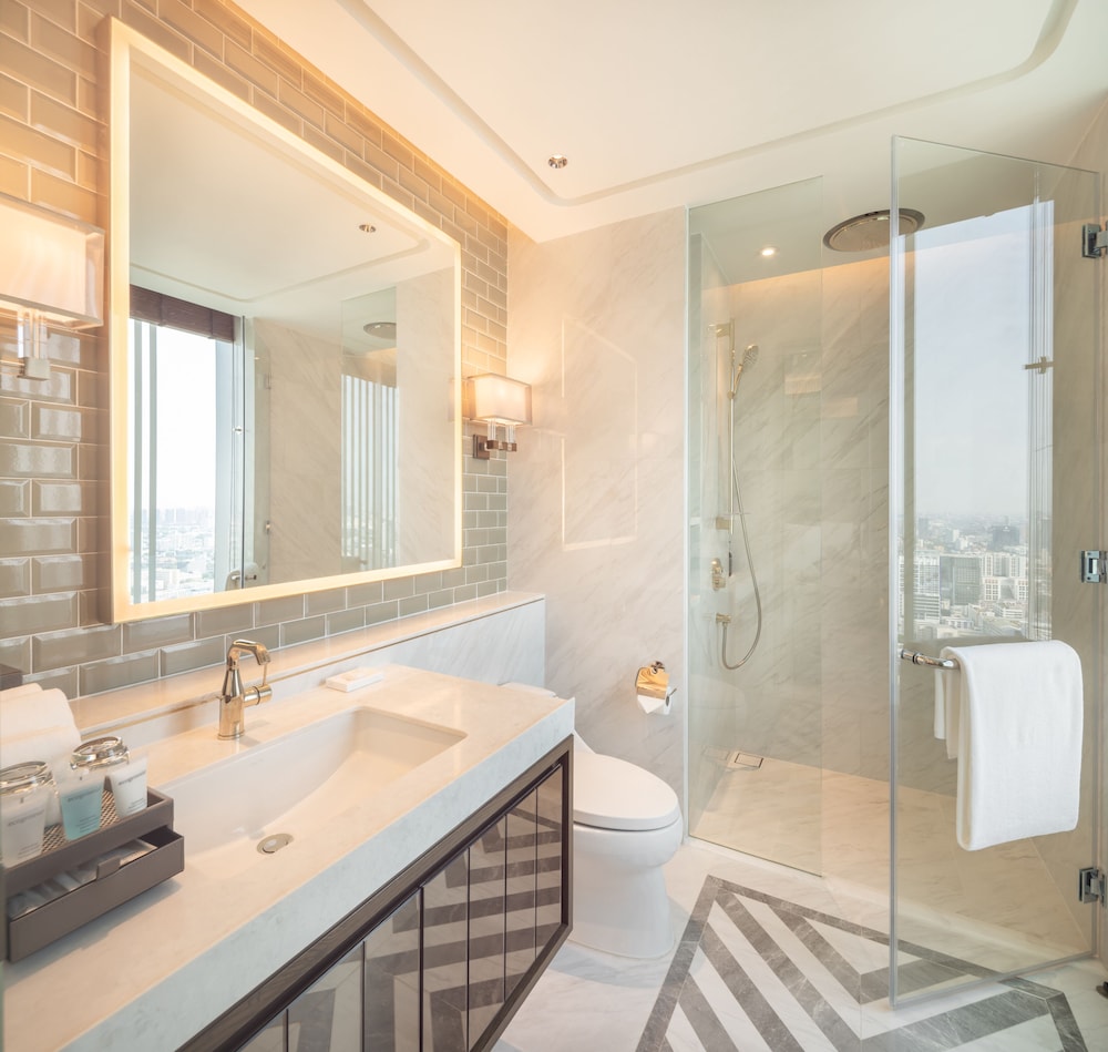 Two Bedroom Suite with Lounge Access thumbnail 5