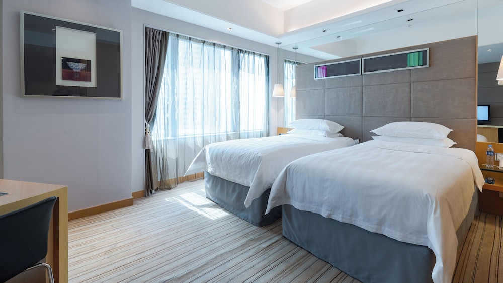 Pacific Club, Club Room, 2 Twin Beds - Photo 1