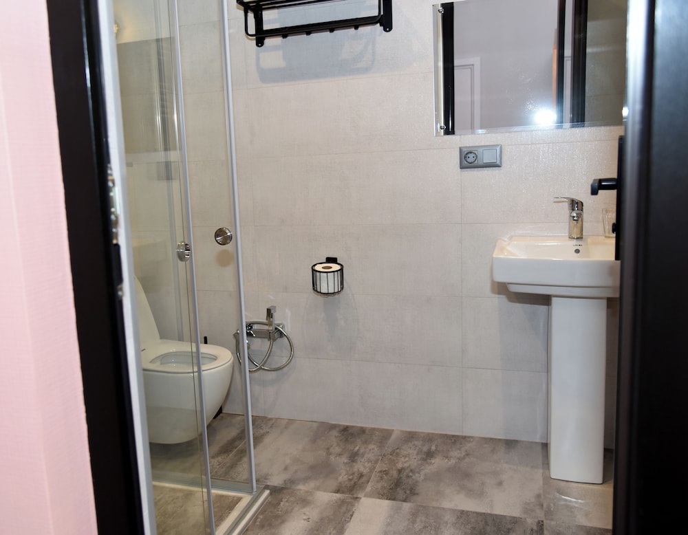 Deluxe Double Room, Multiple Bedrooms, Balcony, Hill View photo 3
