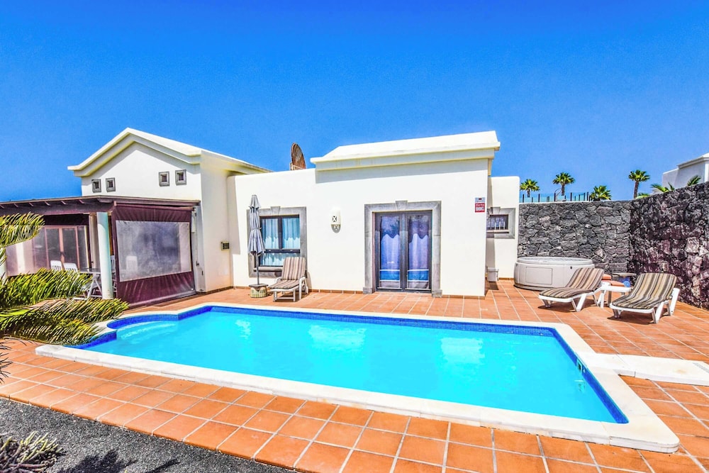 Villa (2 Dormitorios)
