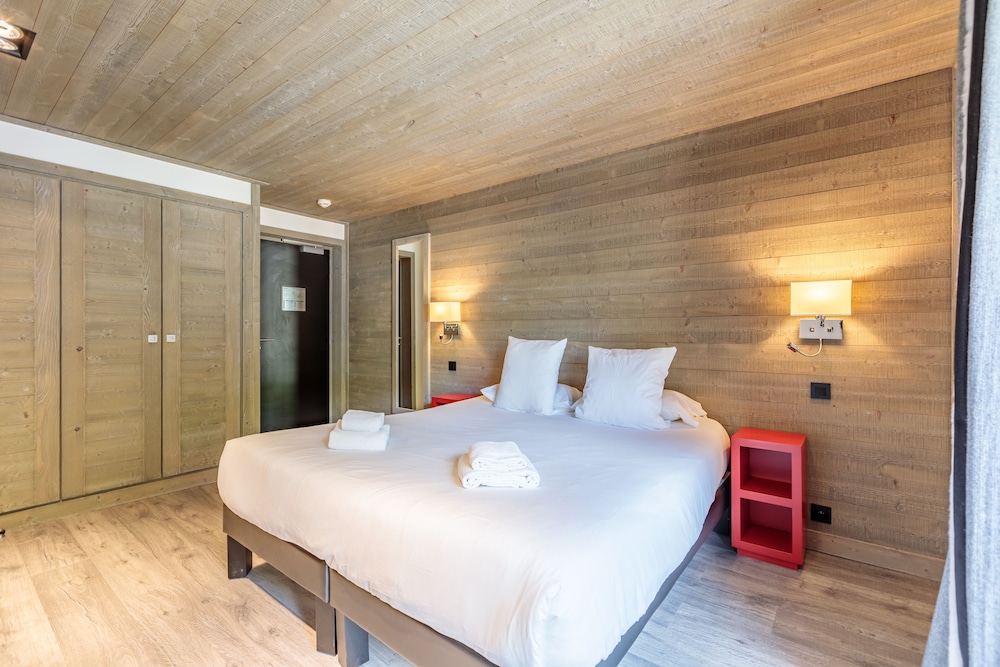 Chambre Supérieure Double ou avec lits jumeaux, balcon