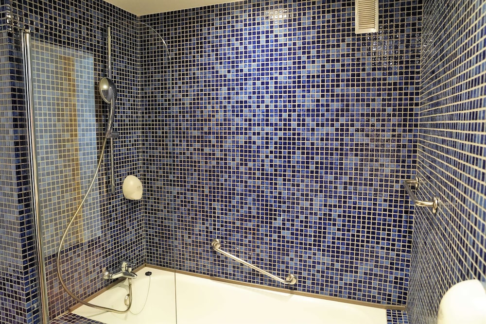 Premium Double Room - Photo 7