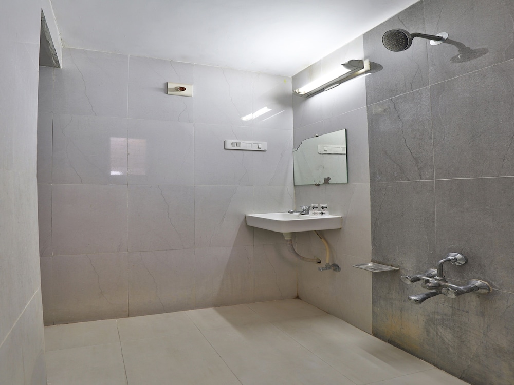 Deluxe Double Or Twin Room, 1 King Bed photo 3