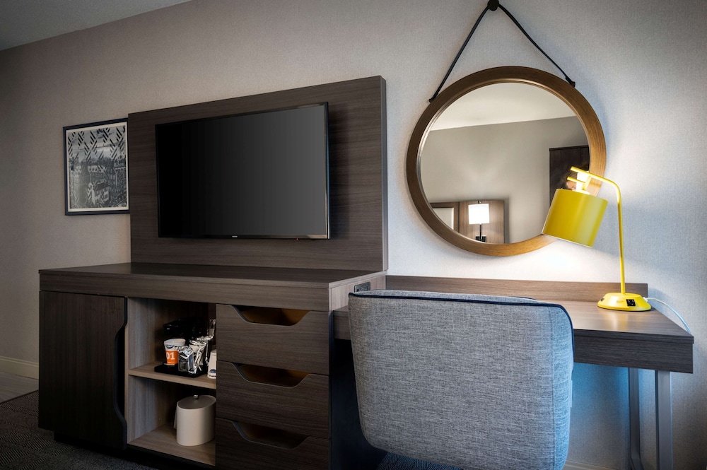 Room, 1 Queen Bed, Accessible - Photo 2