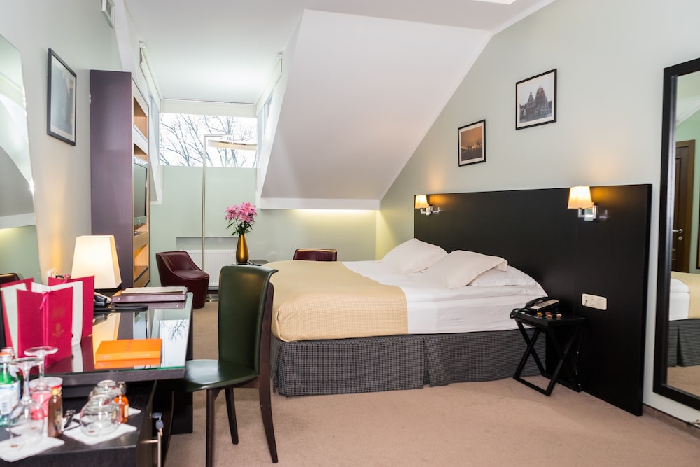 Superior Double or Twin Room (with Spa Access)