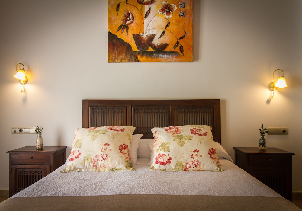 Traditional Double Room, 1 Queen Bed, Balcony - Photo 11