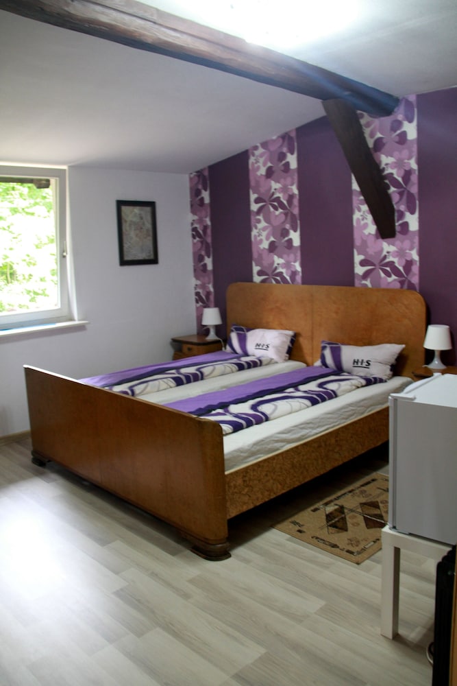 Room (3) photo 1