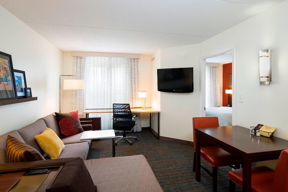 Suite, 1 Bedroom - Photo 8
