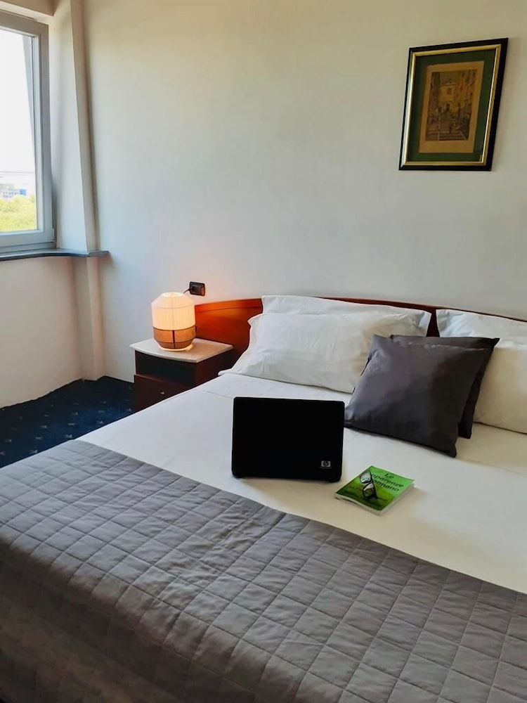 Classic Double or Twin Room, 1 Double Bed - Photo 1