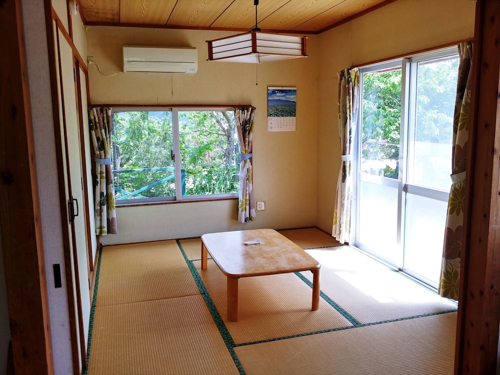 Standard House (A) photo 2