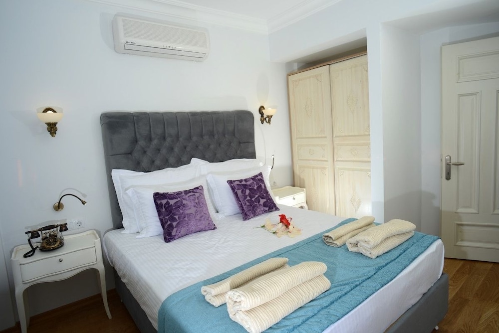 Standard Room with Balcony photo 3