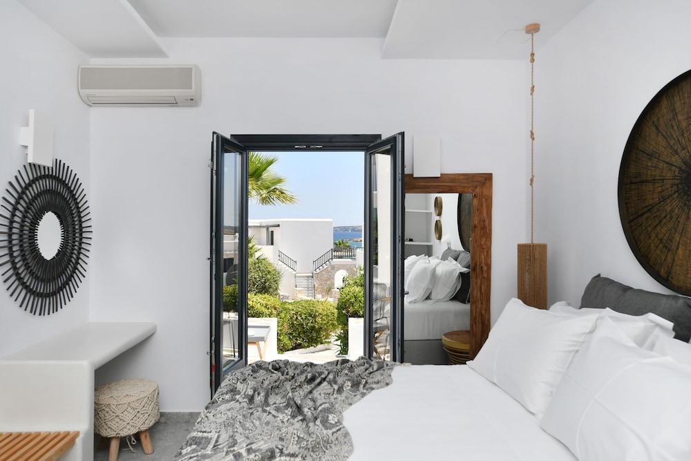 Deluxe Double Room, Partial Sea View