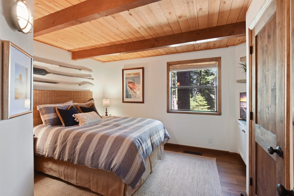 House, Multiple Beds, Hot Tub, Mountain View (Snowshoe Cabin)