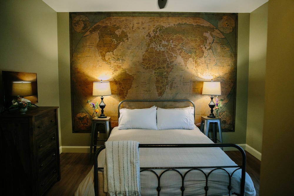 Menagerie Room